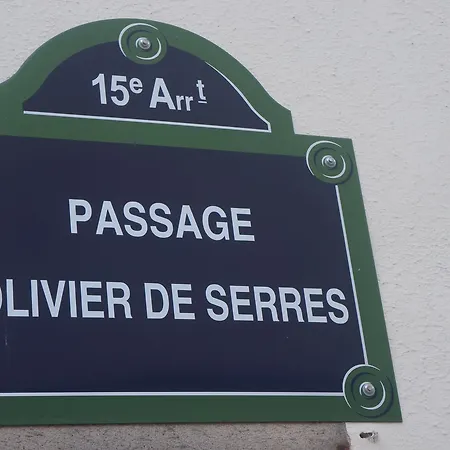 Le Clos De L'olivier Bed & Breakfast